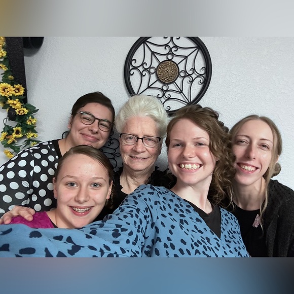 Meet your Posher, Briana - Picture 5 of 15